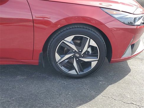 Used 2023 Hyundai Elantra Limited image 9