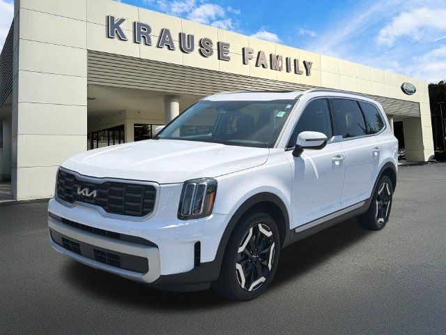 Used 2024 Kia Telluride S w/ S Sunroof Package FWD image 3