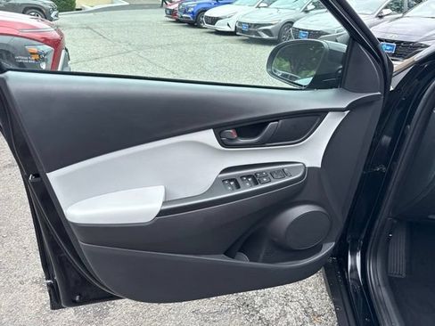 Used 2023 Hyundai Kona SEL AWD/4WD image 28