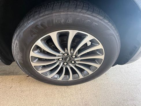 Used 2022 Lincoln Aviator AWD w/ Premium Package image 6
