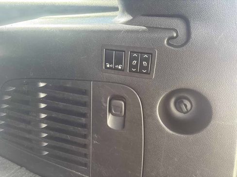 Used 2016 Chevrolet Suburban LTZ image 35