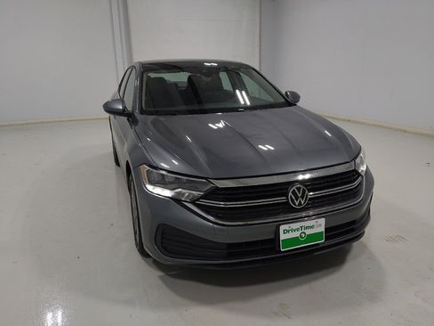 Used 2024 Volkswagen Jetta SE FWD image 14