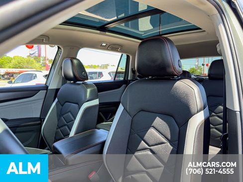 Used 2024 Volkswagen Atlas Peak Edition SE image 14