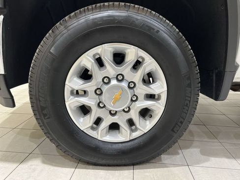 Used 2025 Chevrolet Silverado 3500 LT w/ Safety Package AWD/4WD image 29