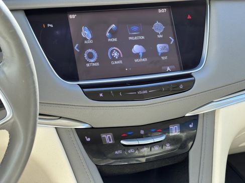 Certified 2017 Cadillac XT5 Luxury w/ Driver Awareness Package image 12