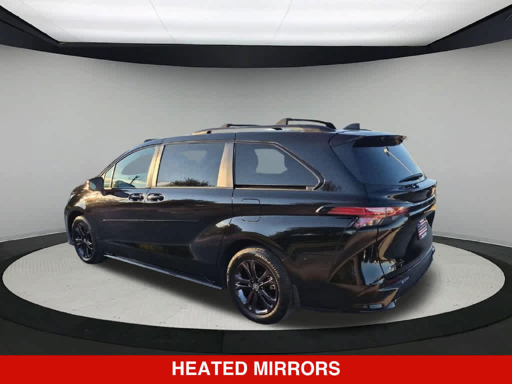 Used 2025 Toyota Sienna XSE w/ XSE Premium Package AWD/4WD image 5