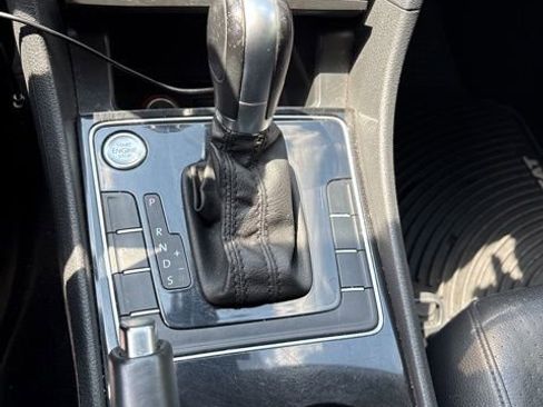 Used 2019 Volkswagen Passat 2.0T SE R-Line FWD image 10