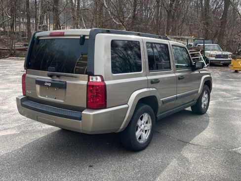 Used 2006 Jeep Commander 4WD image 5