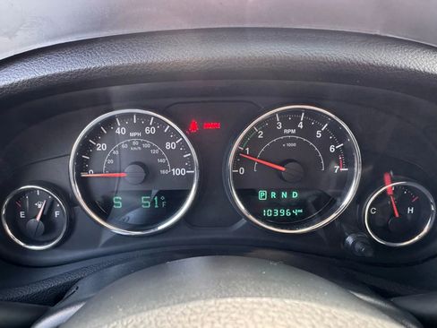 Used 2015 Jeep Wrangler Unlimited Rubicon w/ Connectivity Group image 21