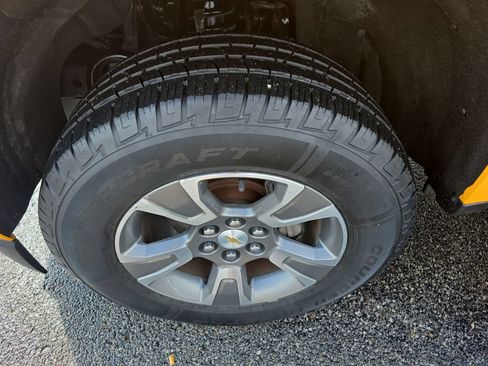 Used 2018 Chevrolet Colorado Z71 AWD/4WD image 9