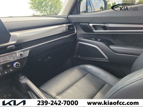 Certified 2024 Kia Telluride S w/ S Sunroof Package FWD image 18