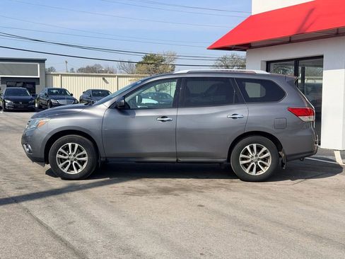 Used 2016 Nissan Pathfinder S image 3