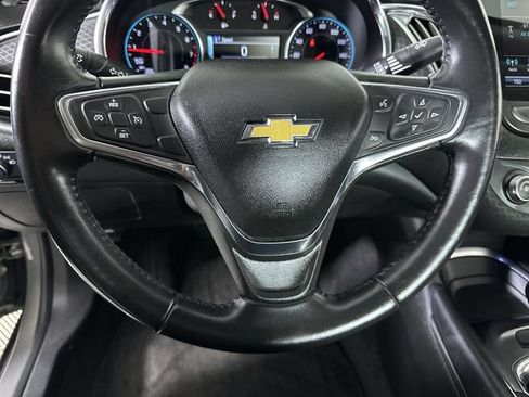 Used 2018 Chevrolet Malibu LT FWD image 11