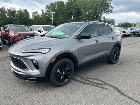 Used 2024 Buick Encore GX Sport Touring w/ Advanced Technology Package FWD image 2