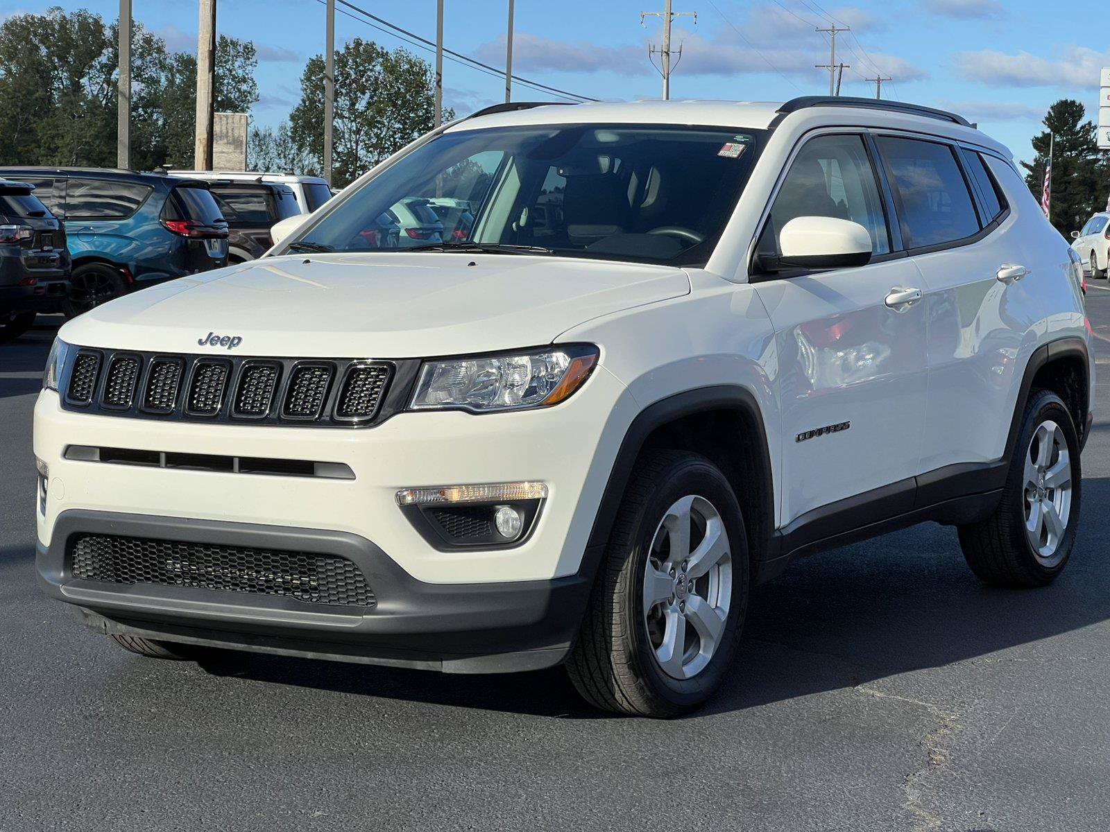 Used 2019 Jeep Compass Latitude w/ Popular Equipment Group AWD/4WD image 39