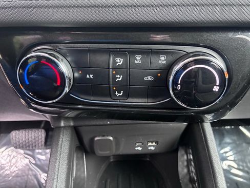 Certified 2025 Chevrolet TrailBlazer LT FWD image 29