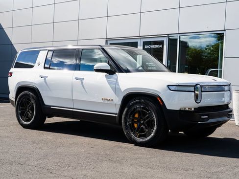 Used 2024 Rivian R1S Adventure AWD/4WD image 1
