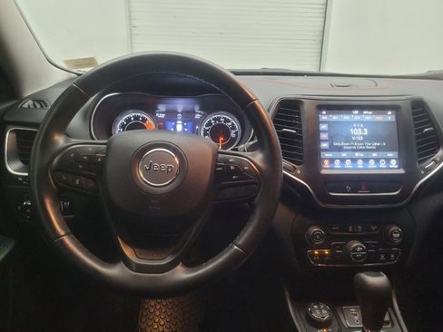 Used 2020 Jeep Cherokee Trailhawk w/ Cold Weather Group AWD/4WD image 22