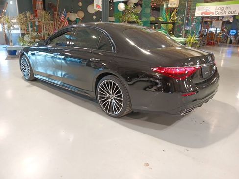 Used 2023 Mercedes-Benz S 580 4MATIC Sedan w/ AMG Line image 8