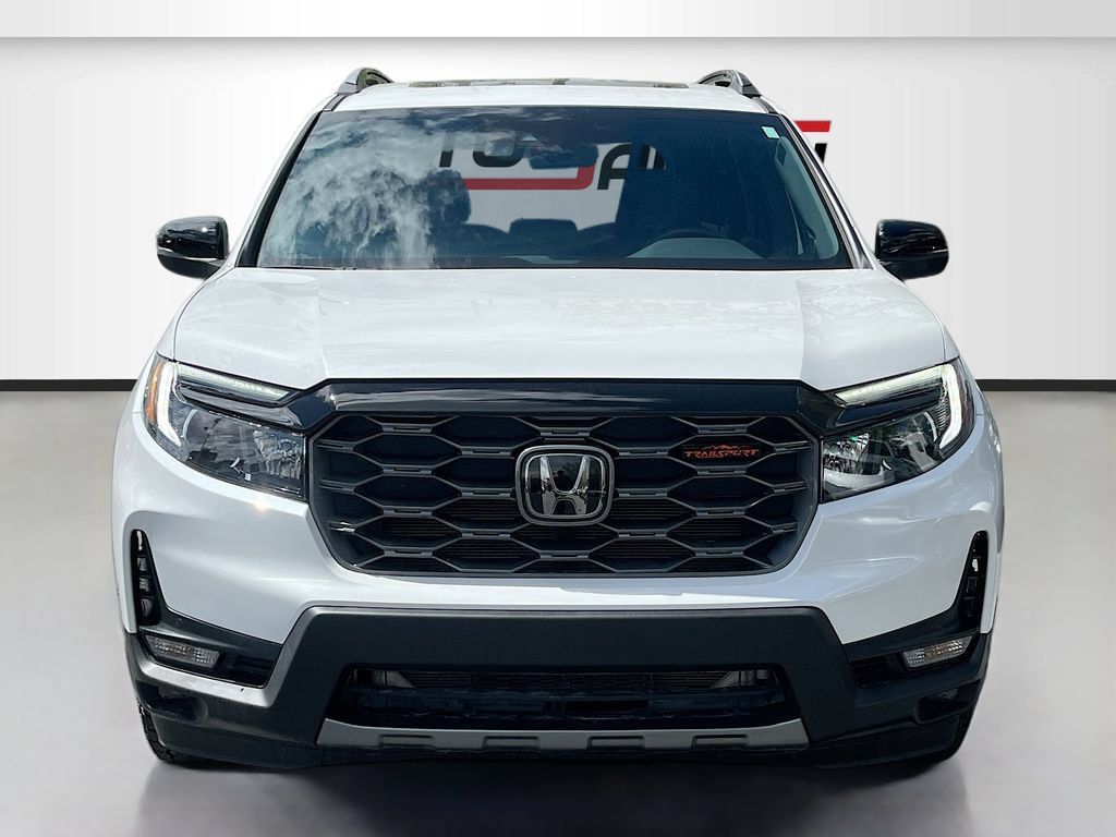 Used 2024 Honda Passport TrailSport image 2
