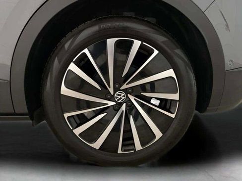 Used 2024 Volkswagen ID.4 S image 28