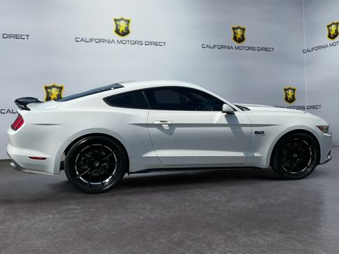 Used 2017 Ford Mustang GT w/ Black Accent Package RWD image 4