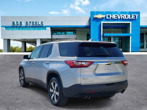 Used 2020 Chevrolet Traverse LT w/ LT Premium Package image 4