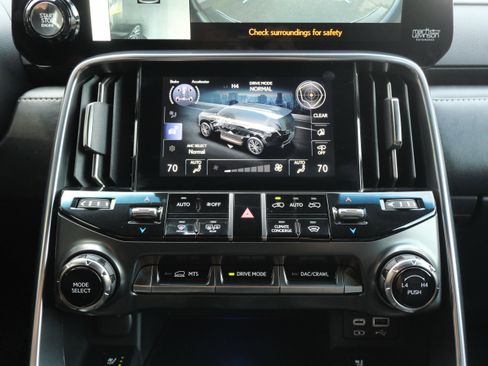 Used 2023 Lexus LX 600 F Sport image 29