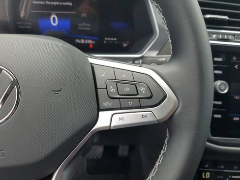 Certified 2023 Volkswagen Tiguan SE FWD image 29