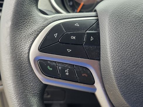 Used 2021 Jeep Cherokee Latitude FWD image 20