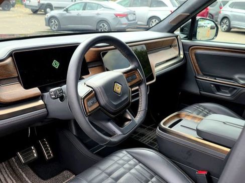 Used 2025 Rivian R1S Premium AWD/4WD image 13