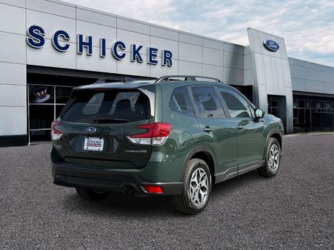 Used 2024 Subaru Forester Premium image 2