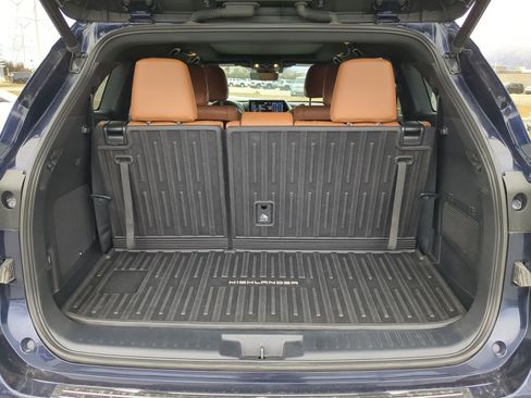 Used 2021 Toyota Highlander Platinum image 23