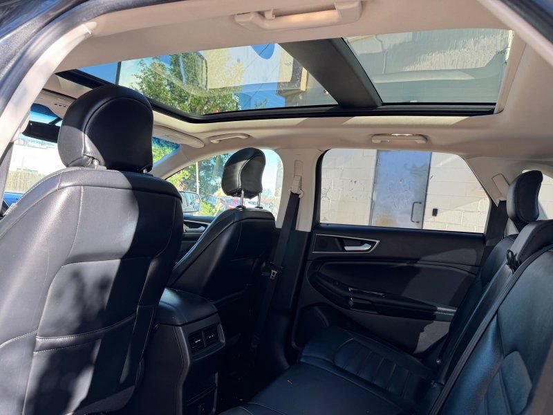 Used 2017 Ford Edge SEL w/ Equipment Group 201A AWD/4WD image 11