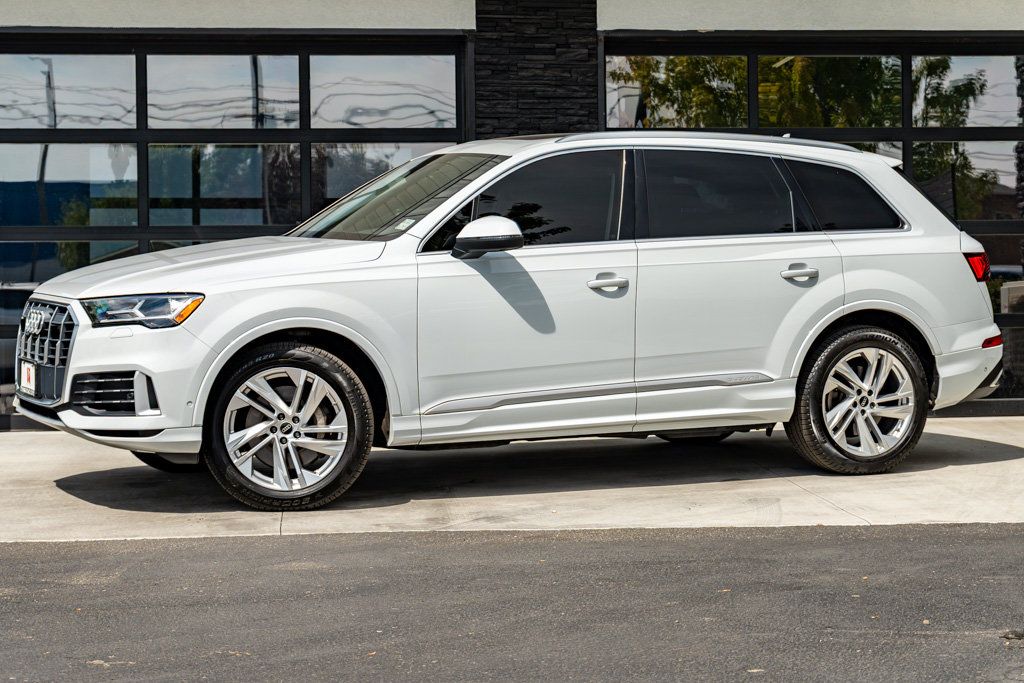 Used 2022 Audi Q7 3.0T Premium Plus w/ Premium Plus Package AWD/4WD image 2