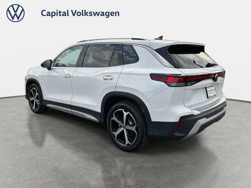 New 2026 Volkswagen Tiguan SE FWD image 3