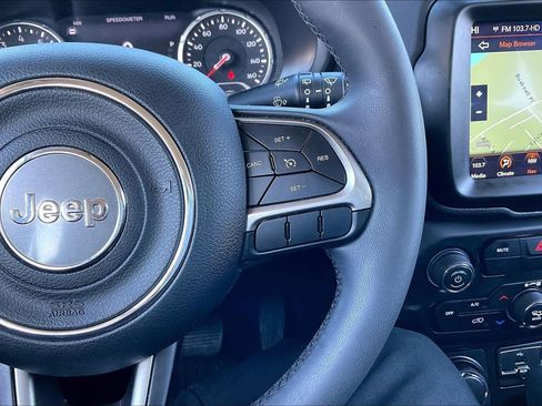 Used 2022 Jeep Renegade Latitude image 17