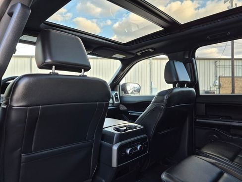 Used 2021 Ford Expedition Max XLT image 22