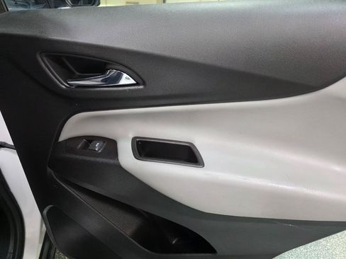 Used 2022 Chevrolet Equinox LS FWD image 23