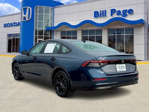 Certified 2025 Honda Accord SE image 6
