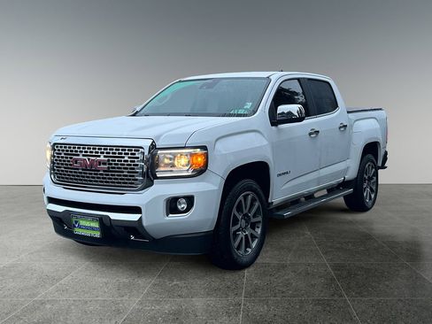 Used 2018 GMC Canyon Denali image 3
