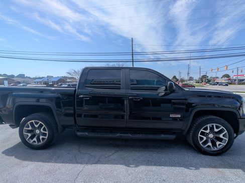 Used 2017 GMC Sierra 1500 SLT w/ All Terrain X Package image 4