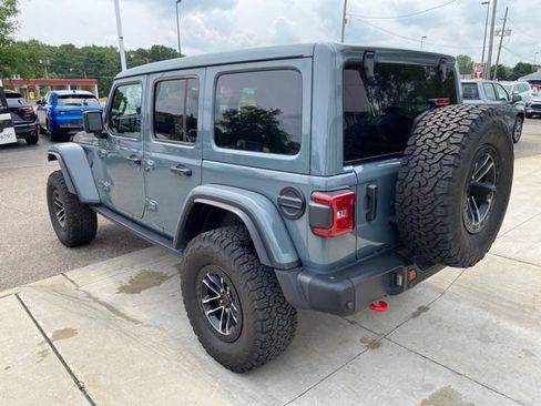 Used 2025 Jeep Wrangler Unlimited Rubicon AWD/4WD image 6