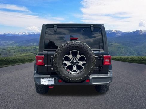Used 2018 Jeep Wrangler Unlimited Rubicon w/ LED Lighting Group AWD/4WD image 4