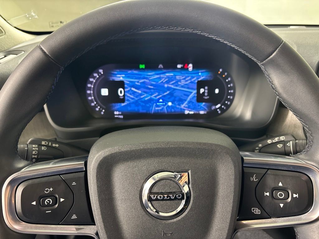 Certified 2024 Volvo XC40 B5 Ultimate w/ Climate Package AWD/4WD image 13