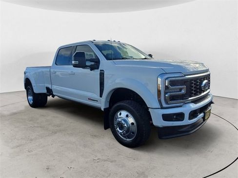 Certified 2025 Ford F450 Platinum w/ FX4 Off-Road Package image 7