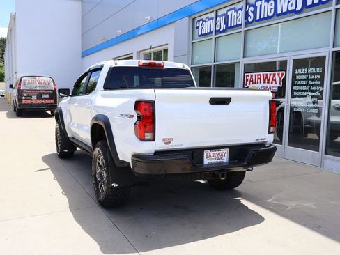 Certified 2024 Chevrolet Colorado ZR2 w/ Technology Package AWD/4WD image 8