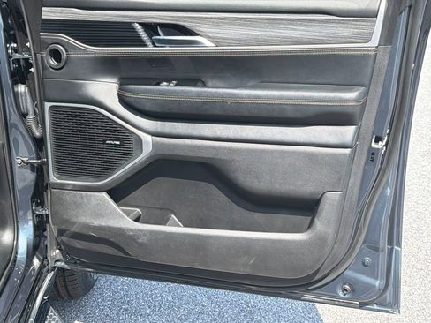 Used 2024 Jeep Wagoneer Series II w/ Flexible Seating Group RWD image 14