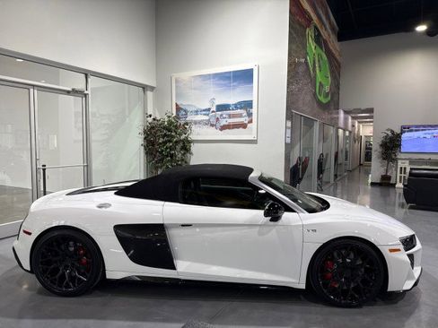 Used 2020 Audi R8 V10 w/ 20" Wheel Package image 41