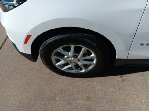 Used 2024 Chevrolet Equinox LS image 33